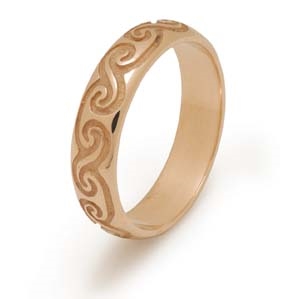 14k Yellow Gold Ladies Newgrange Spirals Celtic Wedding Ring 4.9mm